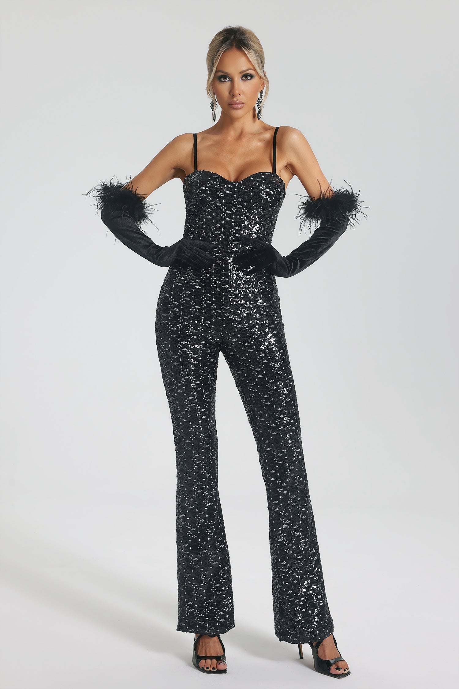 Stylischer Damen Jumpsuit von Yezzos