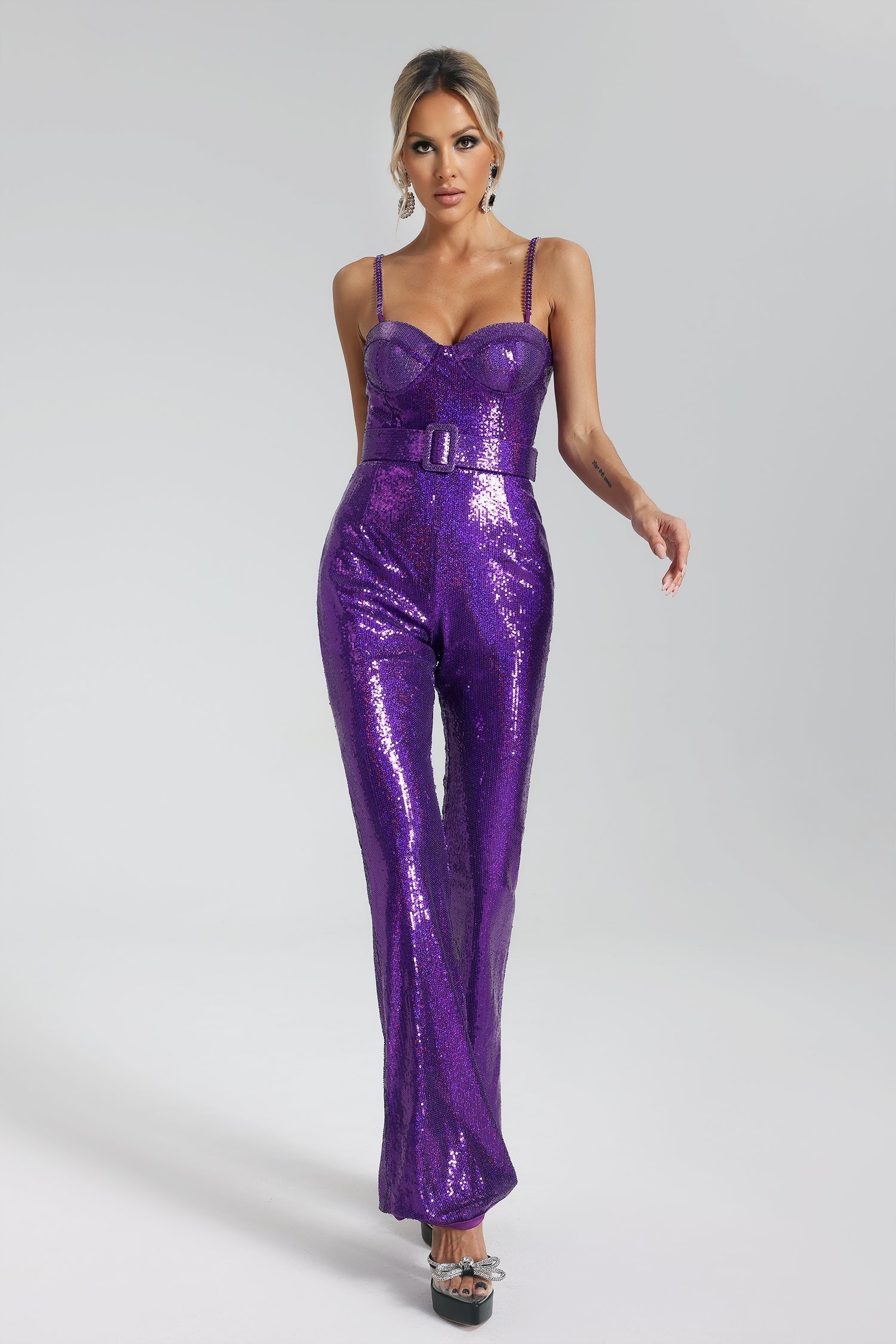 Stylischer Damen Jumpsuit von Yezzos